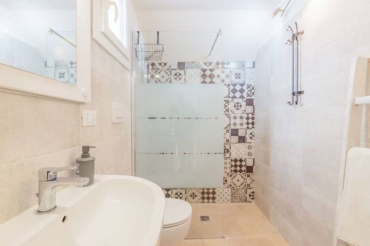 Appartement entier, Confortable appartement pour 5 personnes avec climatisation, Wifi et Tv, près de Ostuni in San Vito dei Normanni, Salento