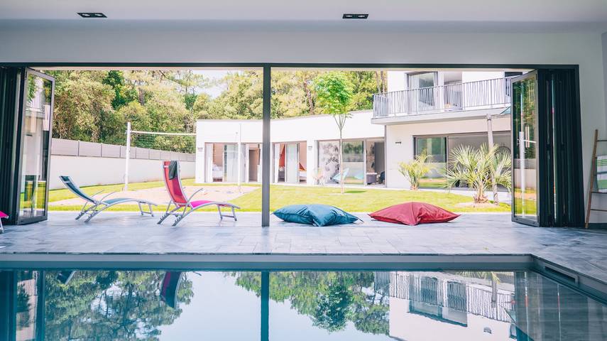 Ferienhaus für 13 Personen, mit Balkon und Whirlpool sowie Garten