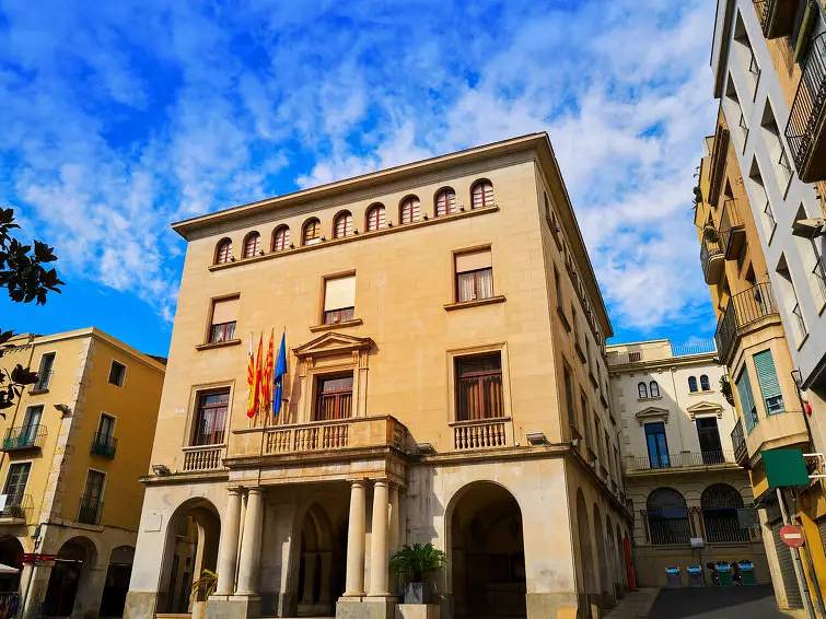 Ganze Wohnung, 4 Zimmer 4 Personen in Figueres, Oberampurien