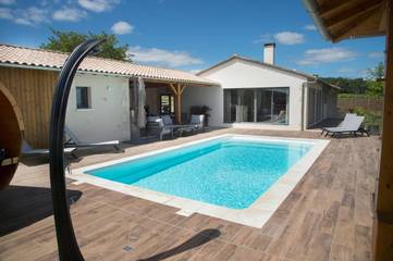 Cottage pour 6 personnes, avec jacuzzi et piscine ainsi que jardin et sauna à Monbazillac