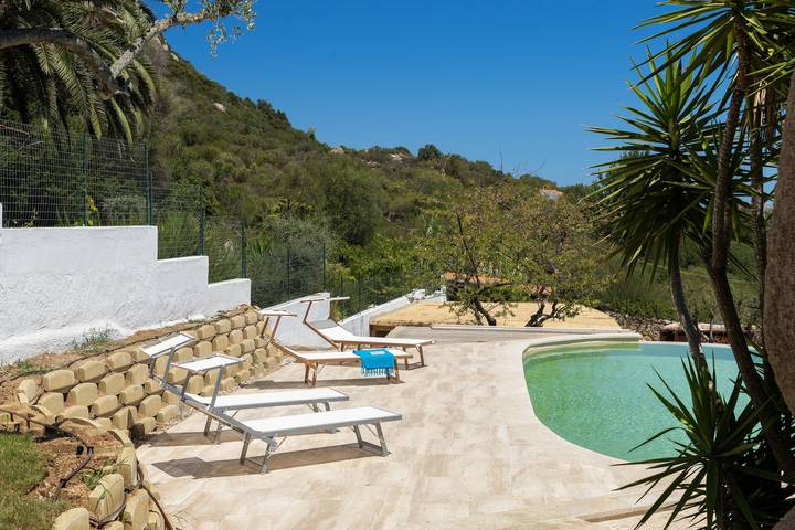 Location de vacances pour 6 personnes, avec jardin à Cannigione - 2