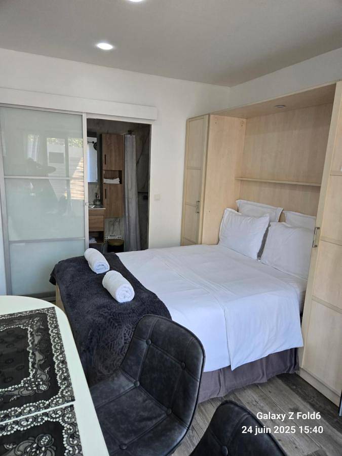 4 logements à La Trinité proche de Nice 15 mn, Monaco 20 mn et l'Italie 30 mn 2 Chambres et 2 Studios privés et indépendants in La Trinité, Côte méditerranéenne (France)