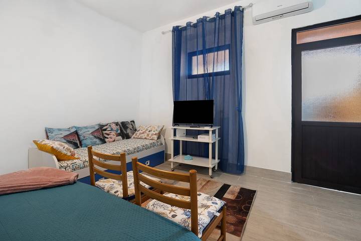 Apartamento entero, Apartamento 'Casa Nina' con jardín privado, Wi-Fi y aire acondicionado in Sedini, Provincia de Sassari
