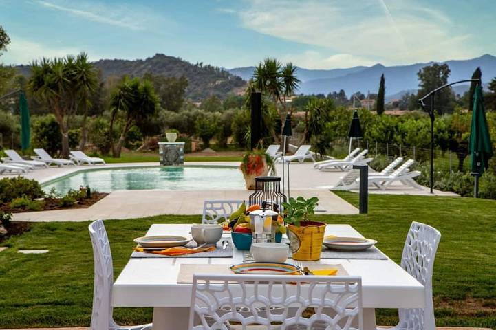 Appartement de vacances pour 5 personnes, avec piscine ainsi que jardin et balcon