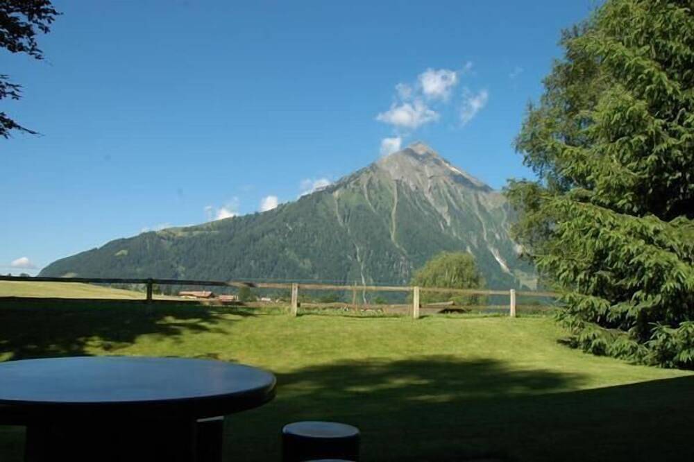 Ferienhaus Aeschi b. Spiez für 1 - 5 Personen mit 3 Schlafzimmern - Chalet in Aeschi bei Spiez, Thunersee