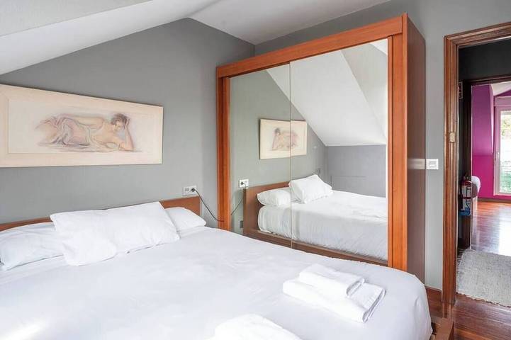 Ganze Wohnung, Chalet adosado con piscina terraza y garaje in Castro Urdiales (Kantabrien), Castro-Urdiales