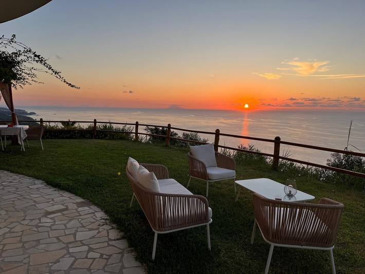 Villa Incanto con piscina privata, Vista Mare in Zambrone, Provincia di Vibo Valentia