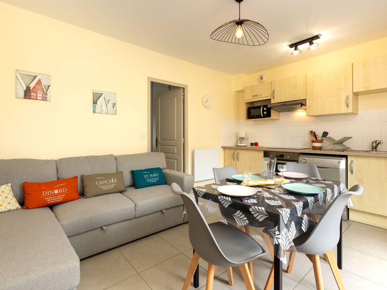 Entire apartment, La Tréherais in Saint-Malo, Saint-Malo region