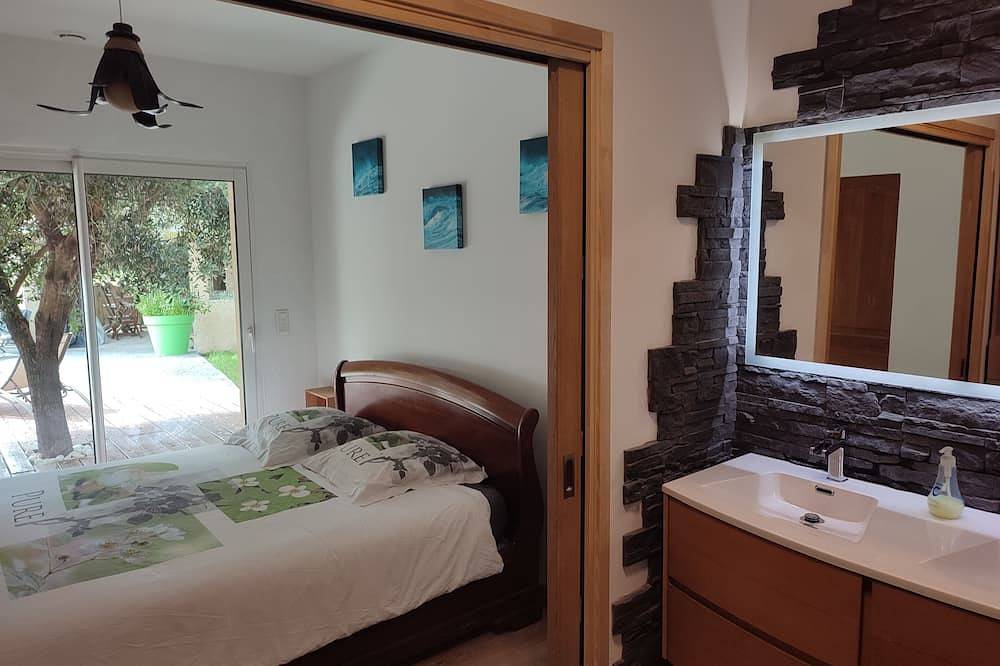 Villa With Pool up to 8 Pers in Marcheprime, Arcachon region