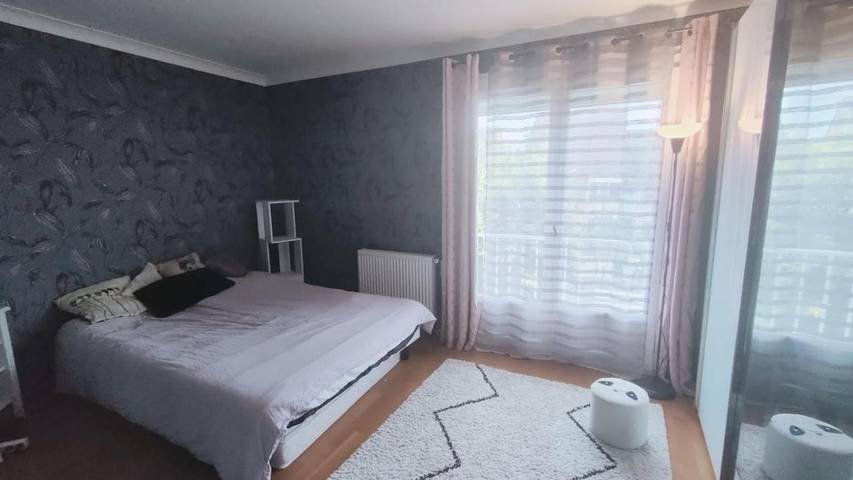 Gîte pour 2 personnes, avec terrasse et jardin à Villepreux