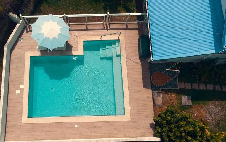 Location de vacances pour 8 personnes, avec jardin ainsi que jacuzzi et piscine dans Anse Corps de Garde - 3