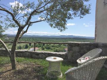 Gîte pour 2 personnes, avec jardin ainsi que vue et terrasse dans Štanjel