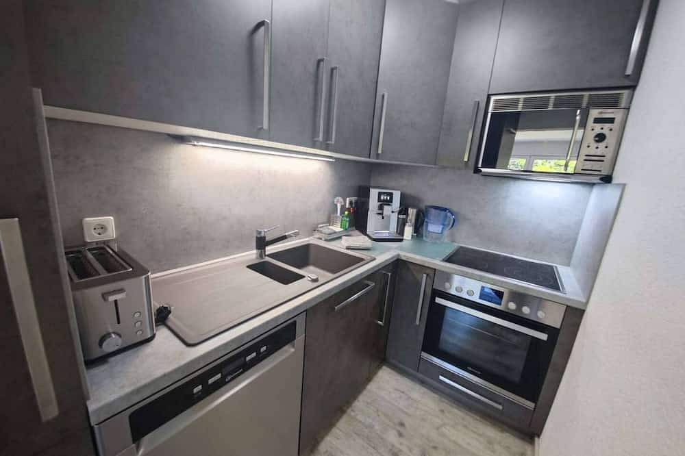 Ganze Wohnung, 2-Zkb Whirlpool Dusch-Wc 75\" Sat-Tv Prime Küche Terrasse Stellplatz für 4+2 Gäste in Waldbronn, Nordschwarzwald