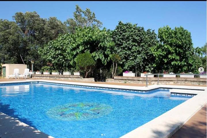 Casa rural para 15 personas, con vistas y jardín además de piscina para niños y piscina en Llagostera - 4