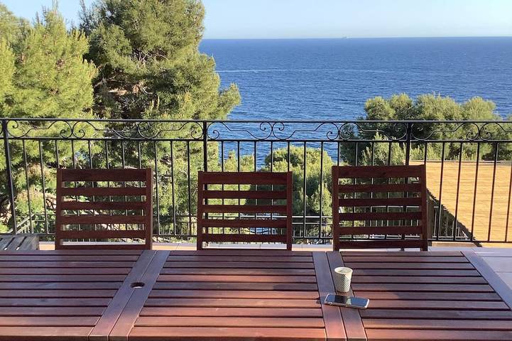 Location de vacances pour 6 personnes, avec terrasse et jardin, animaux acceptés à Ensuès-la-Redonne