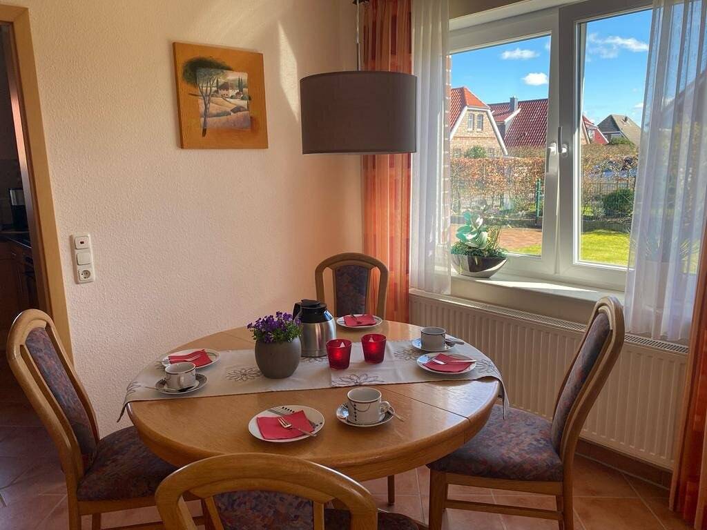 Ferienhaus 'Ferienhaus Wilken' mit privater Terrasse, privatem Garten und Wi-Fi in Greetsiel, Krummhörn