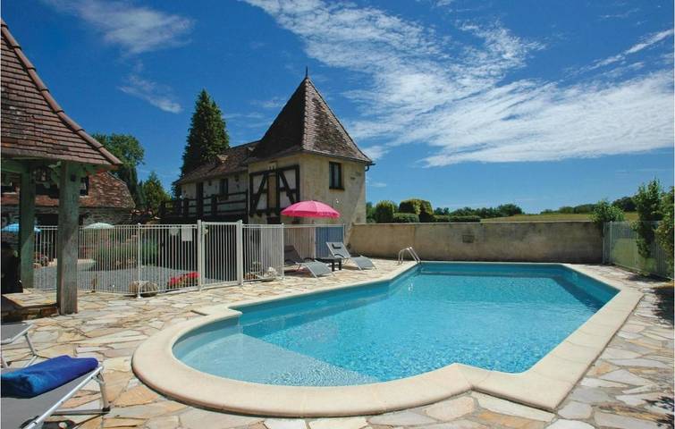 Location de vacances pour 2 personnes, avec Jardin et Piscine à Savignac-Lédrier