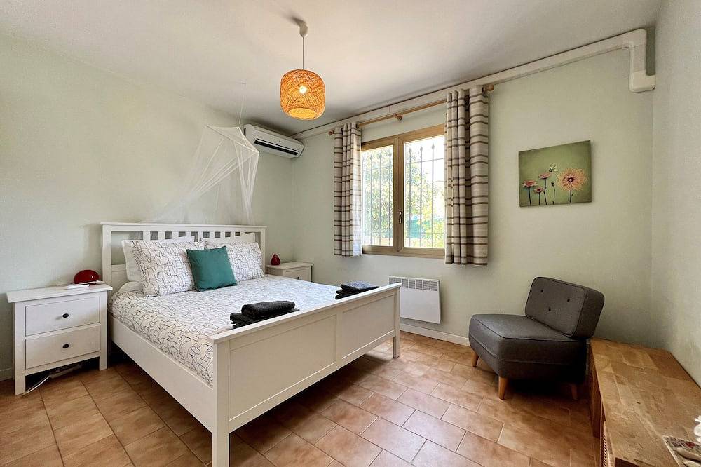 Villa mit eigenem Pool und Garten, nur wenige Gehminuten vom Strand und den Geschäften entfernt in Antibes, Mittelmeerküste (Frankreich)