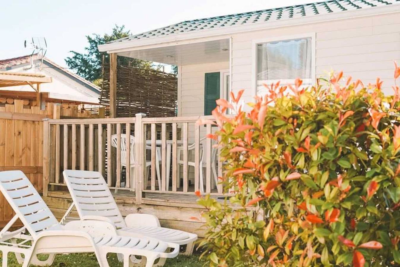 Zecamping 3* piscine chauffée toboggans dog friendly locatif Tv 26m2 in Surgères, Région de Rochefort