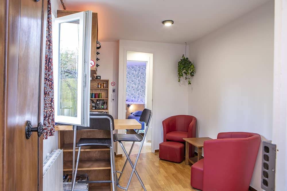 Entire apartment, Charming garden suite 20mn from the center of Paris in Montreuil, Seine-Saint-Denis