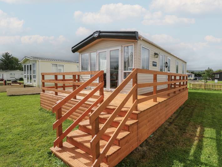 Lodge for 4 people, with garden, with pets in Falkirk