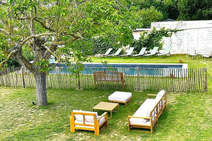 Location de vacances pour 13 personnes, avec Jardin à Chambray (homonymie)