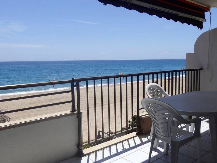 Apartamento de vacaciones para 4 personas, con terraza y piscina - 1