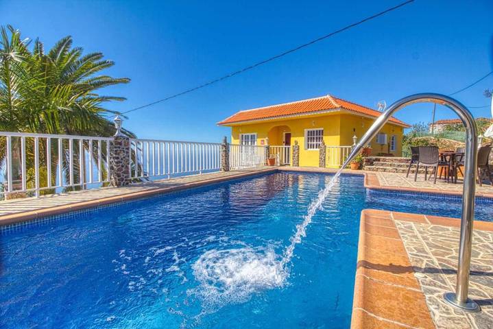 Chalet para 5 personas, con jardín además de piscina y vistas en La Palma