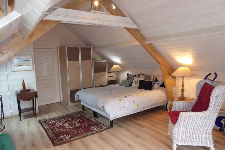Gîte pour 3 personnes, avec jardin dans Plage Longchamp - 2