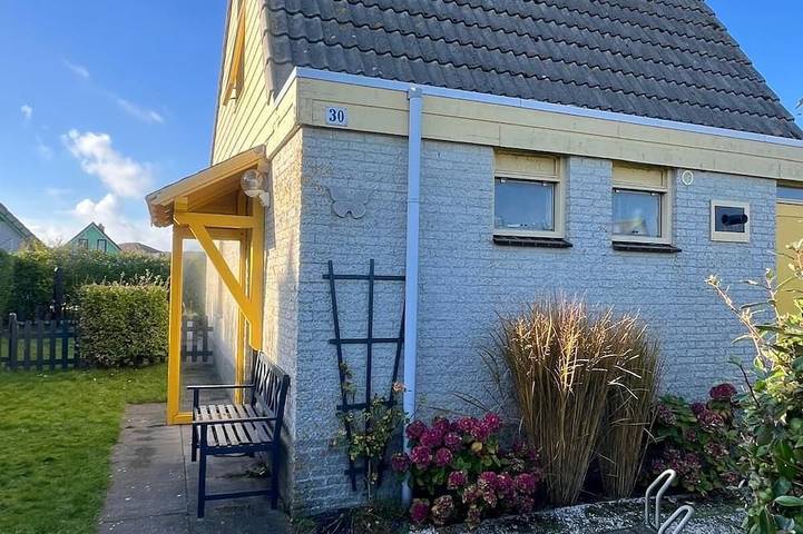 Ferienhaus für 6 Personen, mit Garten und Terrasse in Julianadorp