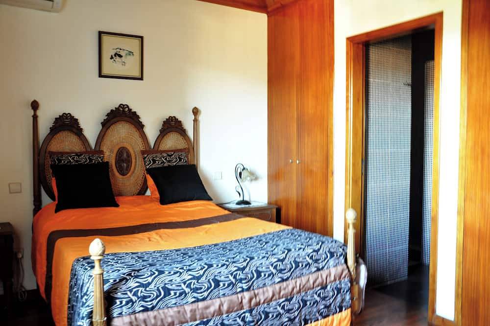 Casa de Fora Refuge of Tranquillity Surrounded by the exuberant nature of the Minho region in Fafe, Distrito de Braga