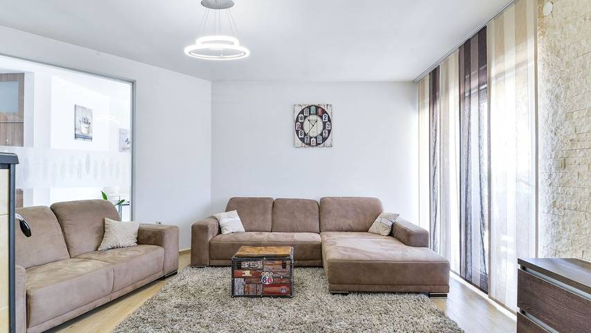 Ferienhaus für 9 Personen, mit Garten und Pool