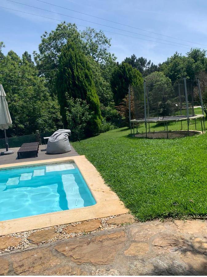 Location de vacances pour 6 personnes, avec jardin ainsi que piscine et vue, adapté aux familles dans Vilar de Mouros - 3