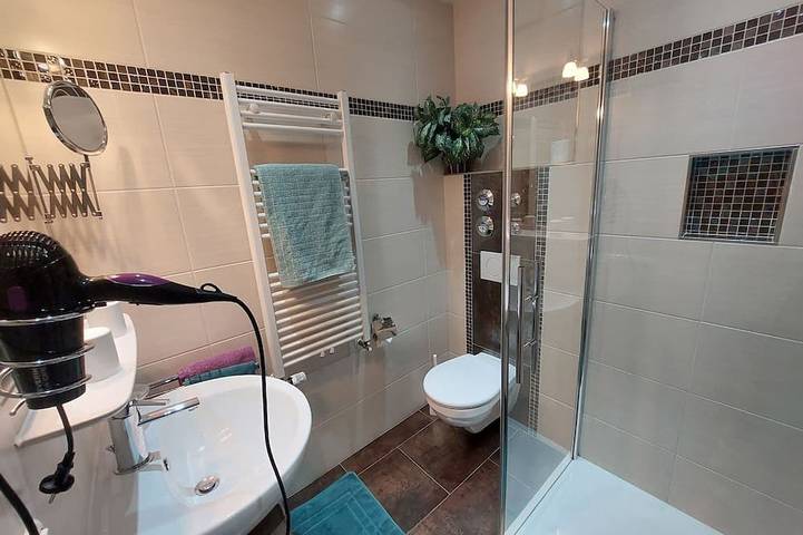 Appartement entier, Ferienwohnung Nr. 1, 1-2 Personen, 40 qm, Dusche/Wc, Terrasse, TV, 1 Schlafzimmer, Erdgeschoss in Ramsau, Alpes de Berchtesgaden