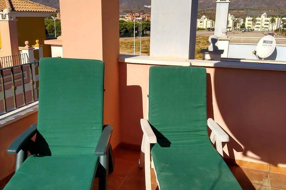 Immaculate 2 bed huis gedeeld zwembad, zonneterras, strand, uitzicht op de bergen, Wi-Fi in San Juan de los Terreros, Pulpí