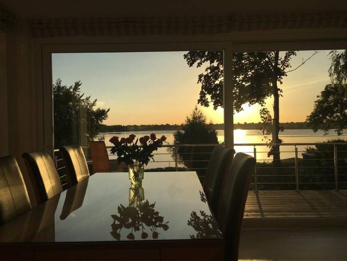 Ferienhaus für 4 Personen, mit Balkon und Garten sowie Sauna und Seeblick in Klingberg