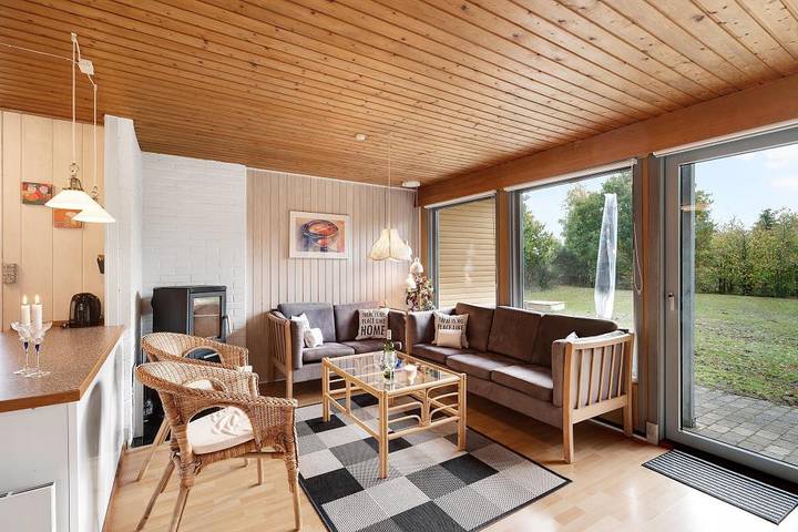 Gemütliches Ferienhaus in Strandnähe unweit von Ebeltoft in Øerne, Ebeltoft