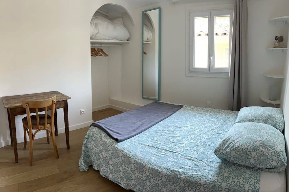 Entire apartment, Hypercenter lovely duplex with Terrace Clim Wifi in Aix-en-Provence, Aix-en-Provence region