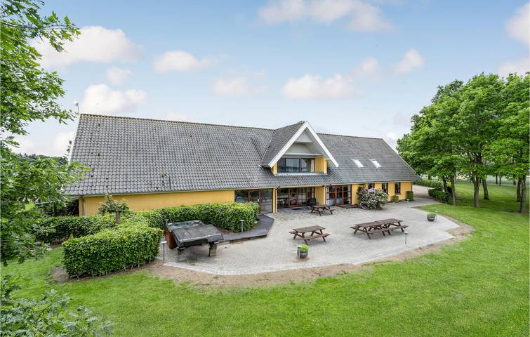Ferienhaus für 24 Personen, mit Garten und Sauna, mit Haustier - 1