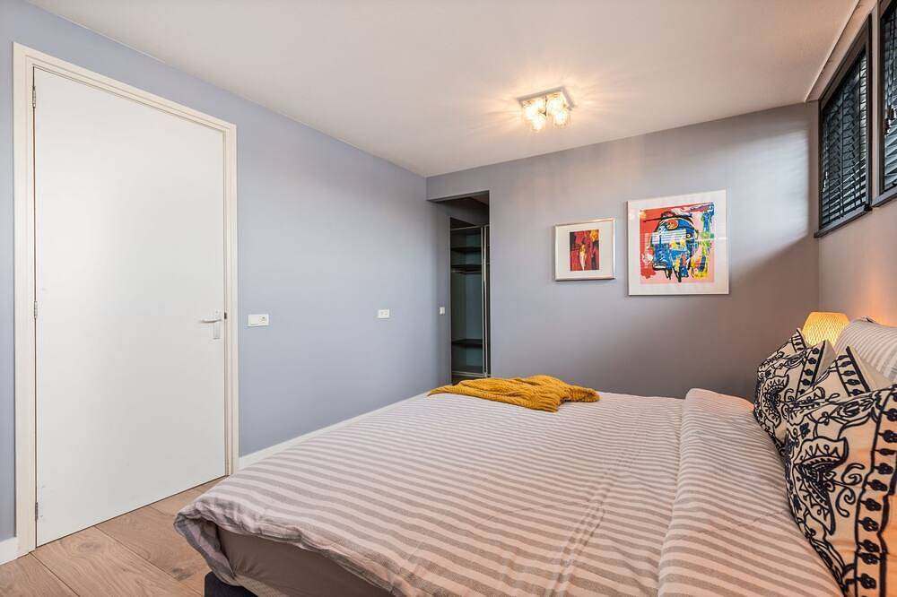 Stylish and fully equipped water villa with a large rooftop terrace — your perfect Amsterdam stay. in Amsterdam Oost, Holländische Küste