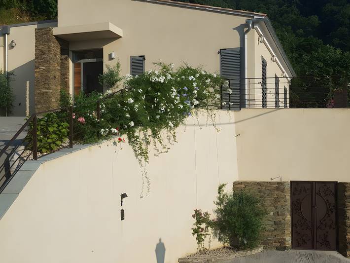 Chambre d’hôte pour 4 personnes, avec vue sur le lac et jardin en Corse