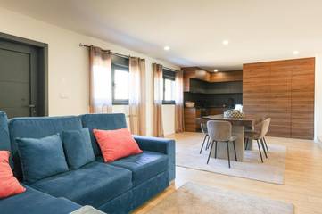 Casa rural para 8 personas, con jardín además de vistas y piscina, Se admiten mascotas en Chaves