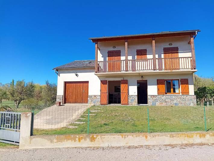 Location de vacances pour 12 personnes, avec vue et jardin, animaux acceptés à Osséja - 2