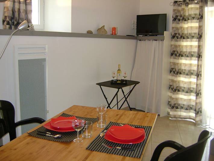 Gîte pour 2 personnes, avec terrasse, animaux acceptés à Lussan - 2