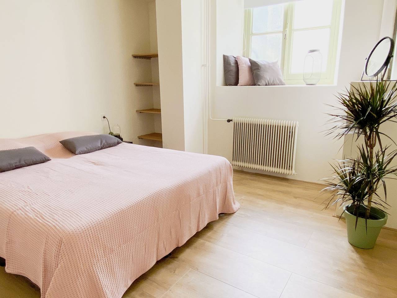 Ganze Wohnung, Modern Apartment #2 in Historic Abbey in Limburg (Niederlande)