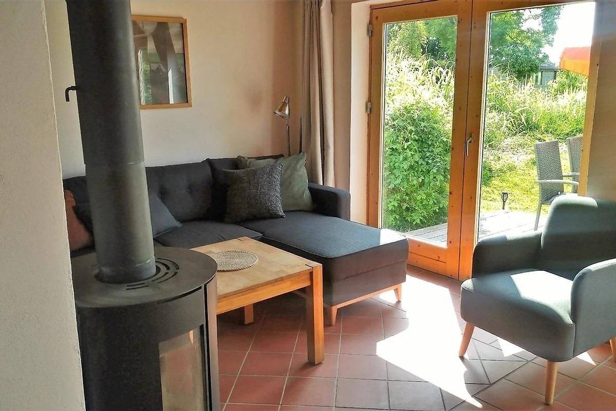Ferienhaus "Boddenidyll" für 4 Erwachsene, 1 Kind und 2 Hunde. in Groß Schoritz, Garz/Rügen