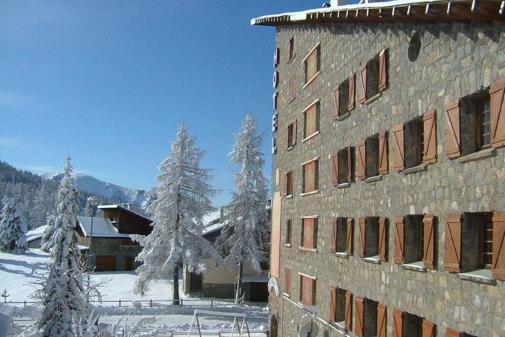 Entire apartment, Le Chastellan Double room/Chambre Double in Guillaumes, Nice region