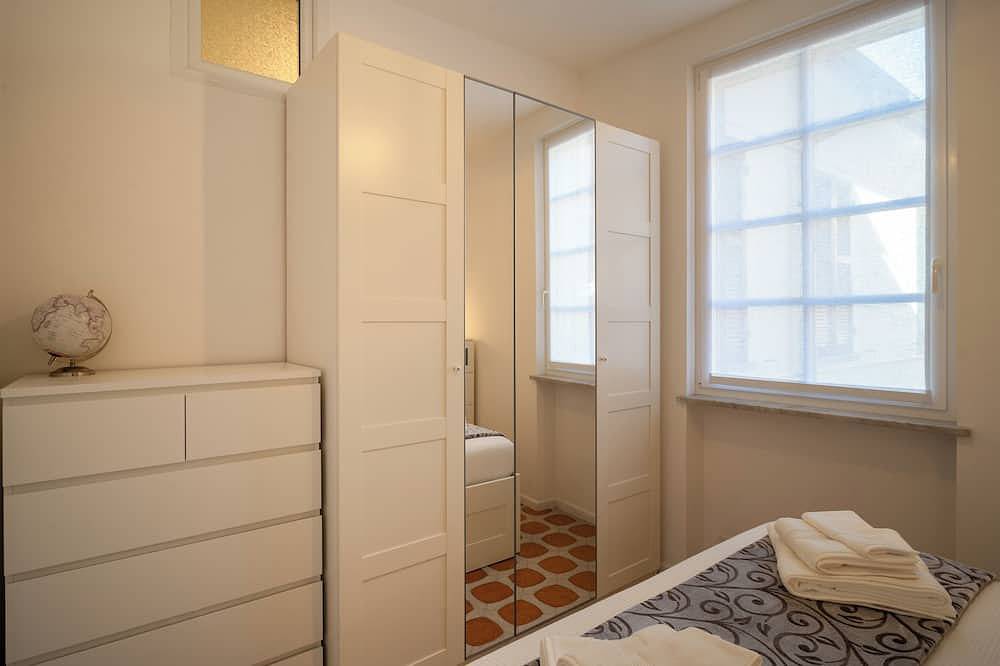 Entire apartment, One step away from the sand... in Laigueglia, Riviera di Ponente