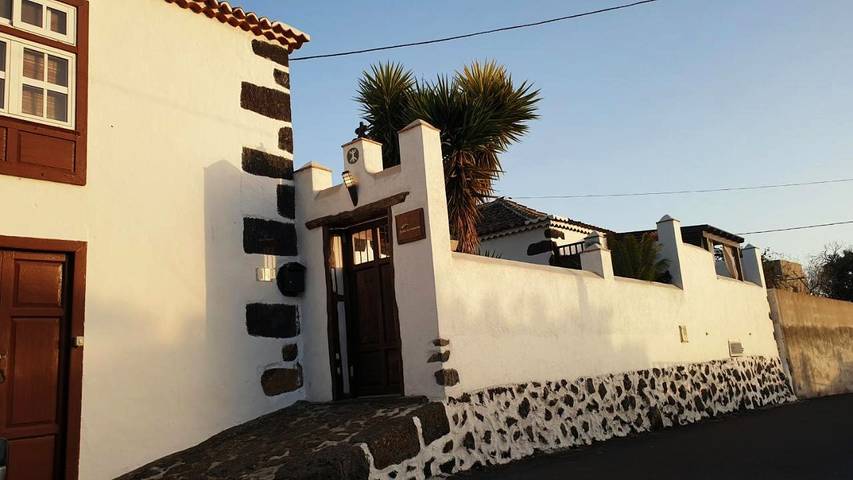 Casa rural para 2 personas, con jardín además de piscina y vistas en El Paso