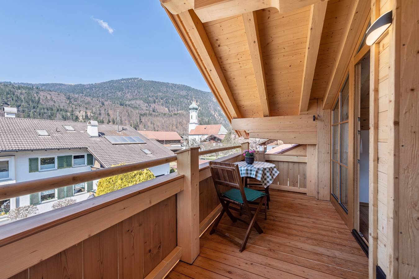 Ganze Wohnung, Ferienwohnung "Susi" im Neubau mit Blick auf die Zugspitze, 2 Balkonen & Wlan in Farchant, Bayerische Alpen